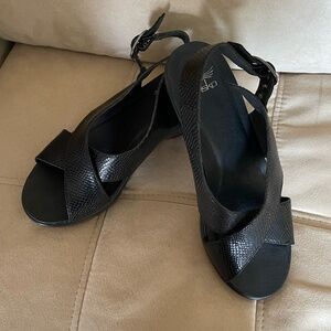 Dansko Jacinda Black Sandals - Size 39/8-8.5